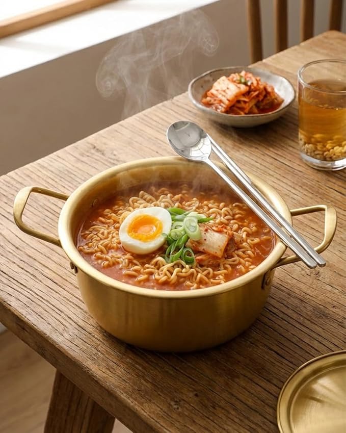 Korean Ramen Cooking Pot, Korean Noodle Pot Ramen Cooking Pots Instant Noodle Pots With Lid Spoon And Chopsticks (1pair) For Kitchen Cookware (8.8 x 3.4 Inches)