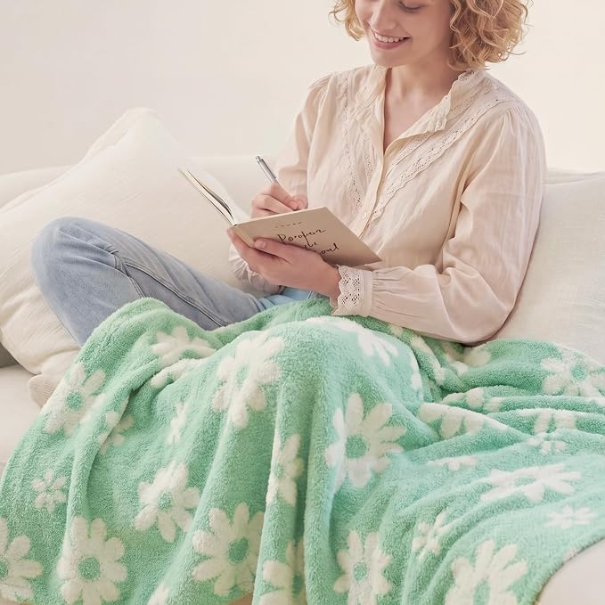 Soft Throw Blanket for Couch-Cozy Reversible Knitted Blankets | Lightweight Warm Fluffy Decor for Women, Mom, Her & Girls, Sofa, Chair, Bed, 50x70in,Daisy Floral Green