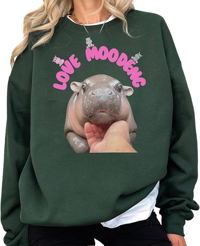 YOUNG GREEN Moo Deng Cute Sweatshirt Moo Deng Bouncy Pig T-Shirt The Cute Baby Hippo Sweatshirt Gift For Womens