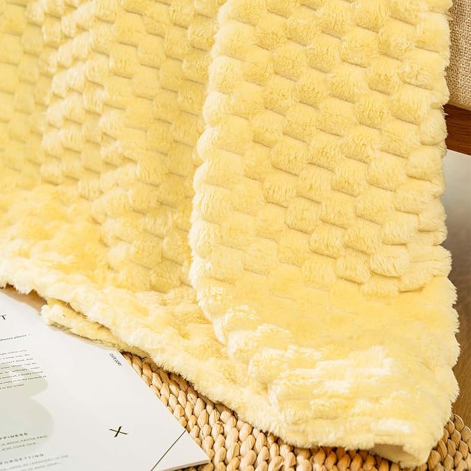 Bnuitland Light Yellow Flannel Throw Blanket (50X70 inches), 300 GSM Fleece Cozy Warm Soft Home Decor Lightweight Bed Sofa Blanket for Adults, Suitable for All Seasons.
