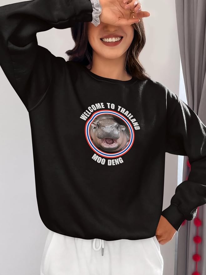 YOUNG GREEN Moo Deng Cute Sweatshirt Moo Deng Bouncy Pig T-Shirt The Cute Baby Hippo Sweatshirt Gift For Womens