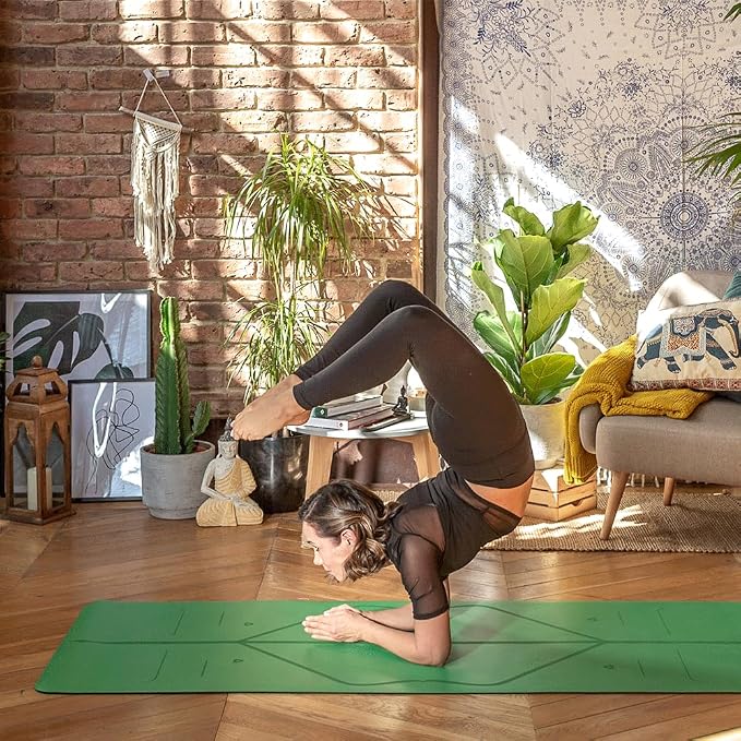 Liforme Travel Yoga mat – Patented Alignment System, Warrior-Like Grip, Non-Slip, Eco-Friendly, Ultra-Lightweight and Sweat Resistant, Made with Natural Rubber