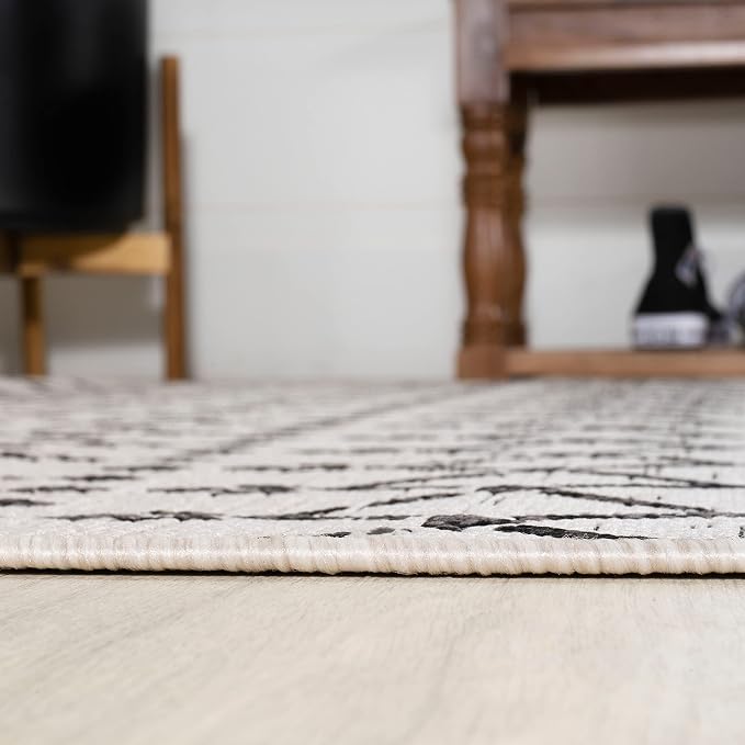 JONATHAN Y Moroccan Geometric Indoor Outdoor Area Rug 6X9 Cream/Black, Ourika Textured Weave for Backyard, Patio, Porch, Easy-Cleaning, High Traffic, Pet-Friendly, Non-Shedding (SMB108I-6)