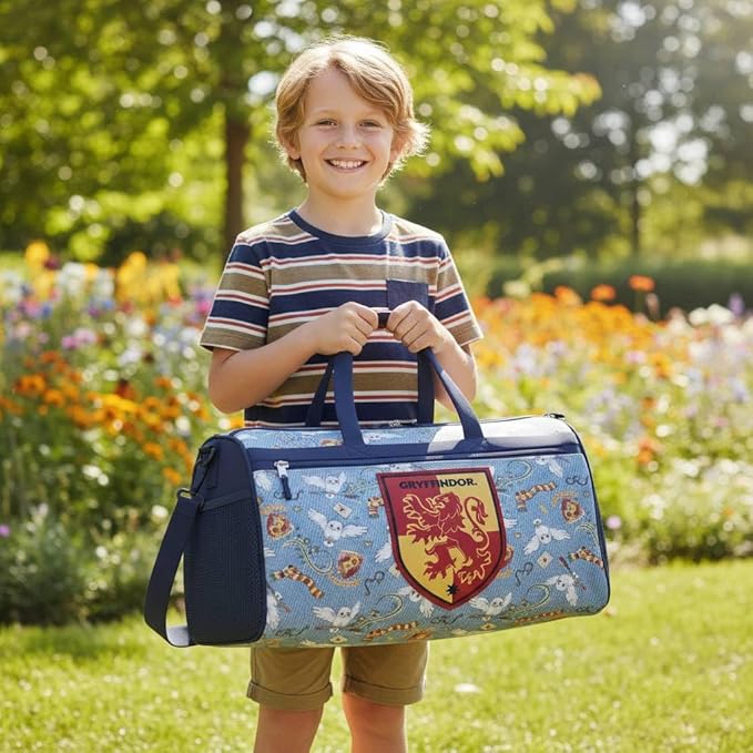 Harry Potter Kids Duffle Bag 16.5" – Travel & Sports Bag with Zipper Pocket, Mesh Sides & Strap Gryffindor