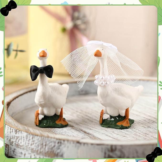 Honeydak Goose Couple Wedding Cake Topper Handmade Goose Figurines Animals Figures Decoration for Wedding Cake Ornament, Bride & Groom Engagement Anniversary, Funny Couple Statue Desk Decoration