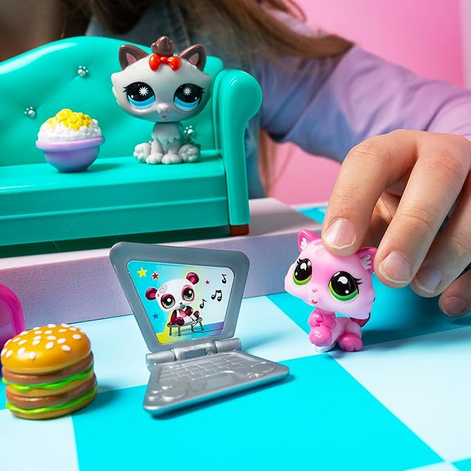 Littlest Pet Shop - Diner Dash Play Pack, Gen 7 Authentic LPS Bobble Head Toy Figure, Collectible Toy Animal, Ages 4+ - Amazon Exclusive