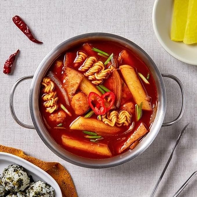 Minecook Shindang-dong Spicy Tteokbokki Sauce 떡볶이 소스, Rich, Savory Soup Base with Gochujang & Chunjang, Seasoning for Asian Cuisine Easy to Cook Korean Snack, K-Food_12.68 oz (180g x 2ea)