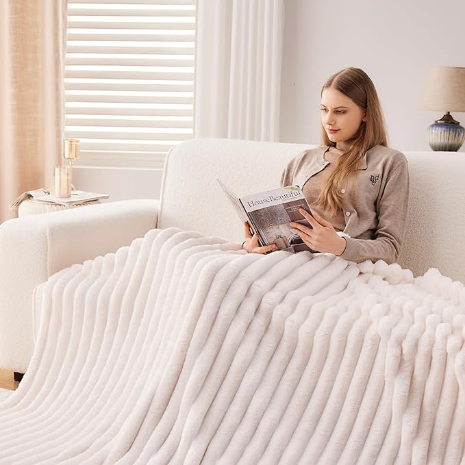NEWCOSPLAY Super Soft King Blanket Ivory Premium Silky Flannel Fleece 3D Ribbed Jacquard Lightweight Bed Blanket All Season Use (Ivory Ribbed, King(90"x110"))