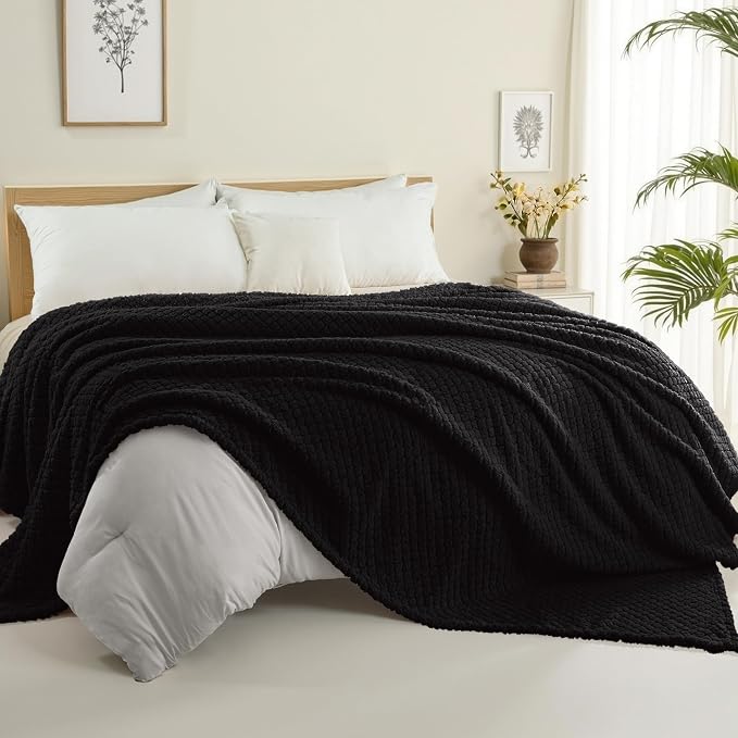 Exclusivo Mezcla Soft Fleece Twin Size Blanket for Bed, Black | Jacquard Lightweight Cozy Bed Blanket, Breathable Decorative Fuzzy Textured All Season Use, 60x80 Inches