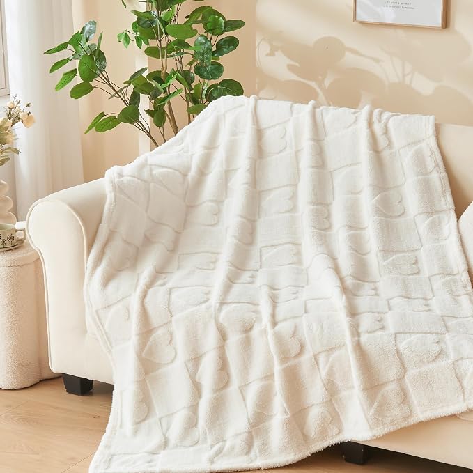 NEWCOSPLAY 3D Heart Checkered Flannel Throw Blanket, Ivory Love, 50"x70" | Super Soft Cute Lightweight Decorative Premium Silky Fleece Blanket for Couch Sofa Bed, Gift for Women Men, All Season Use