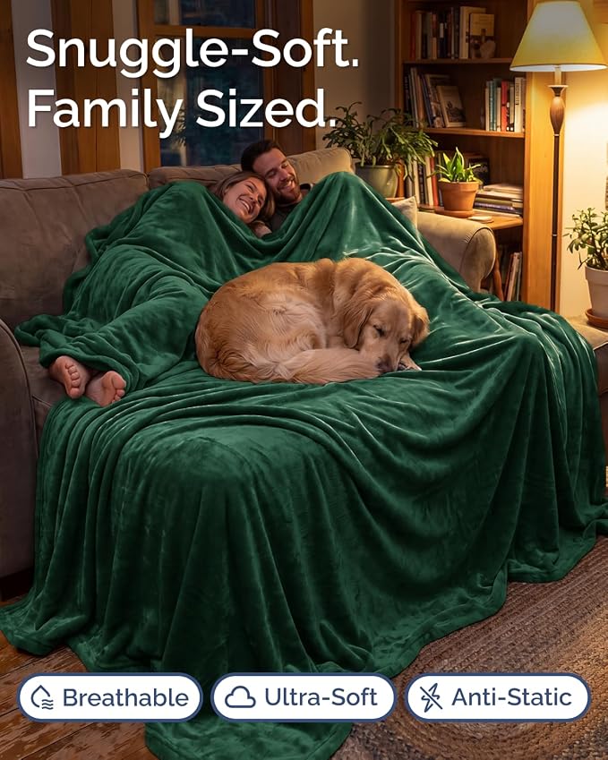 Ultra Soft Fleece Blanket Giant Blanket Size - Flannel Fleece Luxury Blanket - Lightweight for Couch Bed Chair - Thick, Warm and Breathable - All Season Cozy, Forest Green