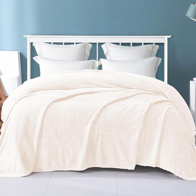 Exclusivo Mezcla Soft Fleece Bed Blanket King Size, 90”x104”, Off White | Cozy Fluffy Lightweight Blankets for Summer, Decorative Plush Flannel Throws for Living room, Bedroom with Leaves Pattern