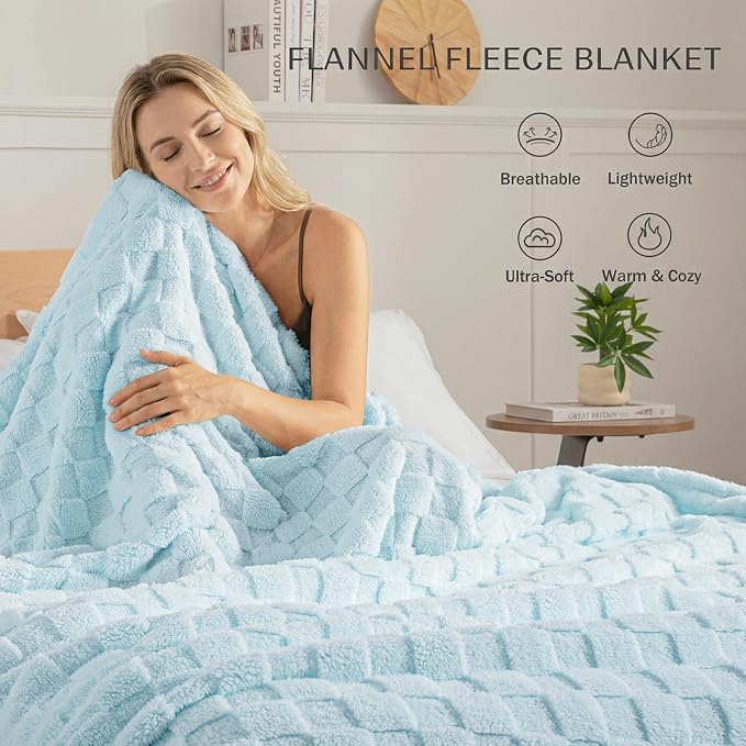 Exclusivo Mezcla 3D Checkered Fleece Twin Blanket for Bed, LCE Blue | Super Soft and Cozy Fluffy Bed Blanket, Cute Fuzzy Blanket for Teens Back to School, Dorm Essentials, All Season, 60"x80"