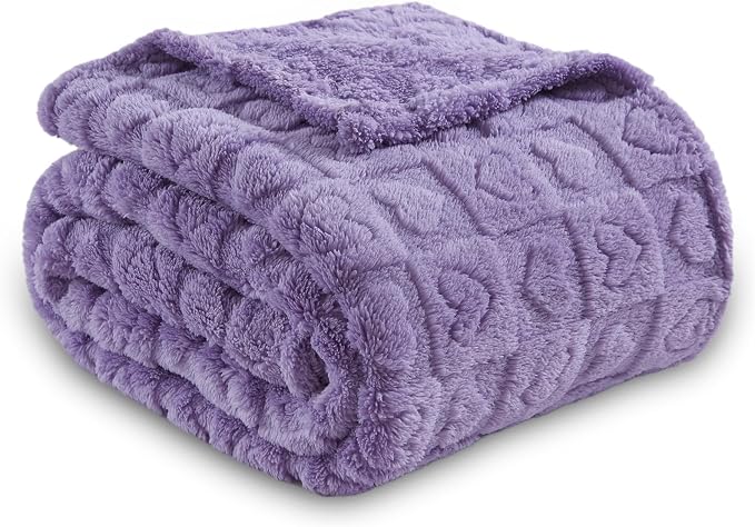 NEWCOSPLAY 3D Heart Checkered Flannel King Blanket, Lavender, 90"x110" | Super Soft Cute Lightweight Decorative Premium Silky Fleece Blanket for Couch Sofa Bed, Gift for Women Men, All Season Use