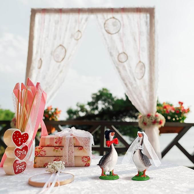 Honeydak Goose Couple Wedding Cake Topper Handmade Goose Figurines Animals Figures Decoration for Wedding Cake Ornament, Bride & Groom Engagement Anniversary, Funny Couple Statue (Stylish)
