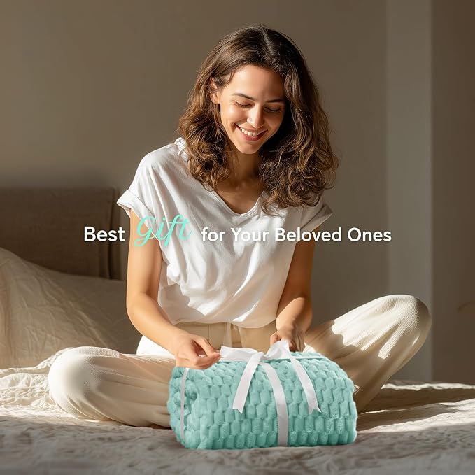 BEDELITE Haze Blue Throw Blanket for Couch, Soft Cozy Gift for Women, 50*60 | 3D Jacquard Decorative Fleece Blanket, Super Soft Plush Throws, Cute Birthday Gift for Women & Men, Suitable for All Seasons