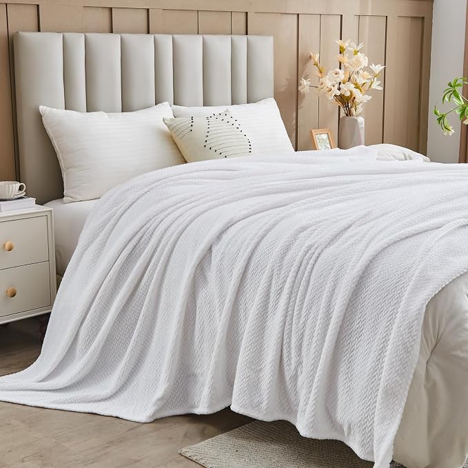 NEWCOSPLAY Fleece Leaves Pattern Throw Blanket, White, 50"x60" | Super Soft Throw Blanket, Lightweight Cozy Bed Sofa Blanket, Premium Silky Flannel Fleece, Travel Blanket for All Season Use