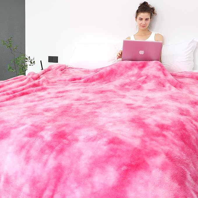 Pink Fleece Throw Blanket, Plush Soft Flannel Blanket for Sofa Couch Bed, Warm Cozy Blanket for Living Room Bedroom, Decorative Luxury Throw, Gifts for Women, Birthday Gifts for Wife Mom Girlfriend