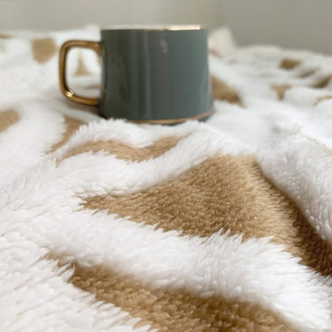 LOMAO Sherpa Fleece Blanket Gifts for Mom Dad Cozy Soft Throw Blanket for Women Men Birthday Gifts Dual Sided Couch Sofa Bed Blanket (Khaki, 51"x63")