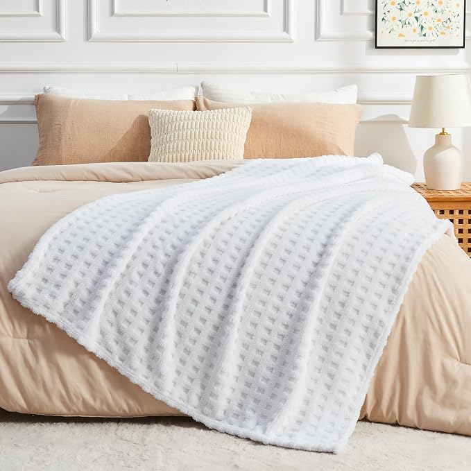 NEWCOSPLAY 3D Waffle Checkered Flannel Queen Blanket, White, 90"x90" | Super Soft Cute Lightweight Decorative Premium Silky Fleece Blanket for Couch Sofa Bed, Gift for Women Men, All Season Use