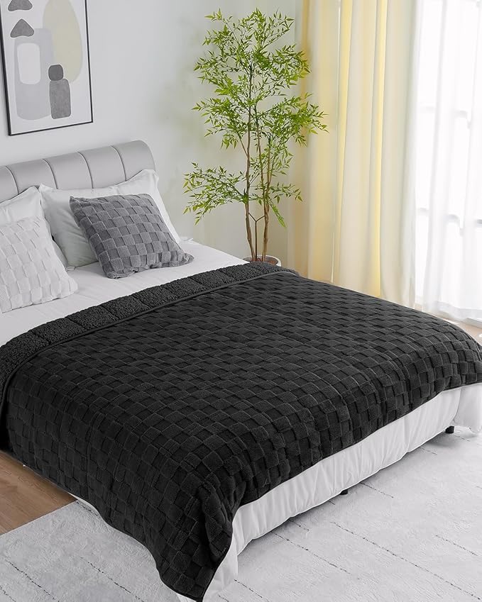 Uttermara Blankets for Adults Full Size, 12lbs 60x80 inches Blanket with Soft Warm Plush Jacquard Sherpa, Washable Thick Throw, Black