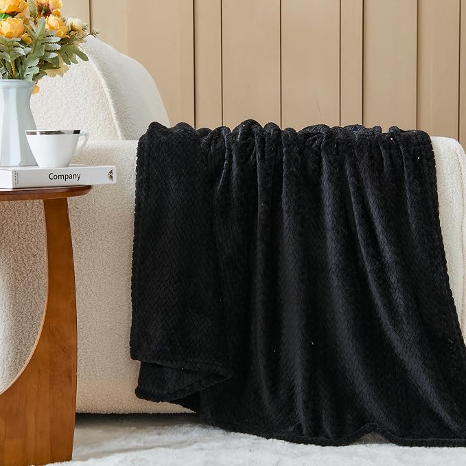 NEWCOSPLAY Fleece Leaves Pattern King Blanket, Black, 90"x110" | Super Soft Throw Blanket, Lightweight Cozy Bed Sofa Blanket, Premium Silky Flannel Fleece, Travel Blanket for All Season Use