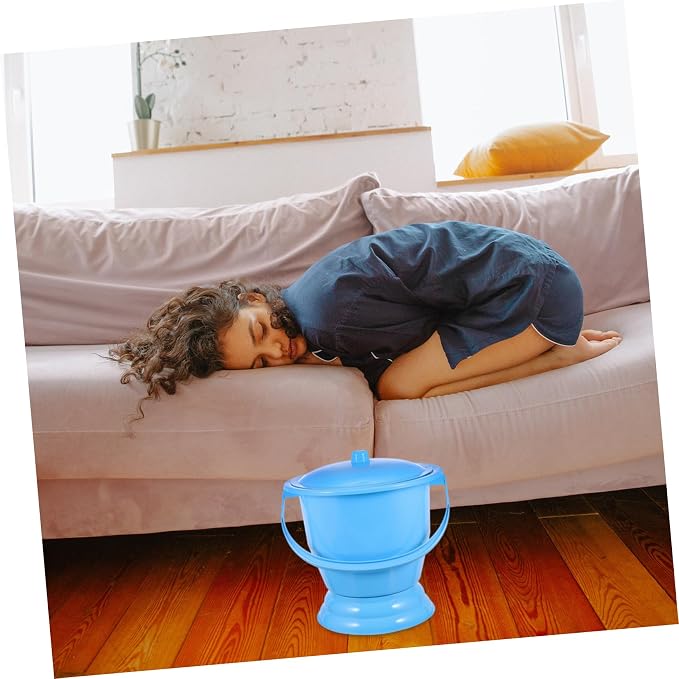 Portable Urinal Pot for Boys Boy Girl Potty Training Toilet Travel Potty Spittoon Lid Handle