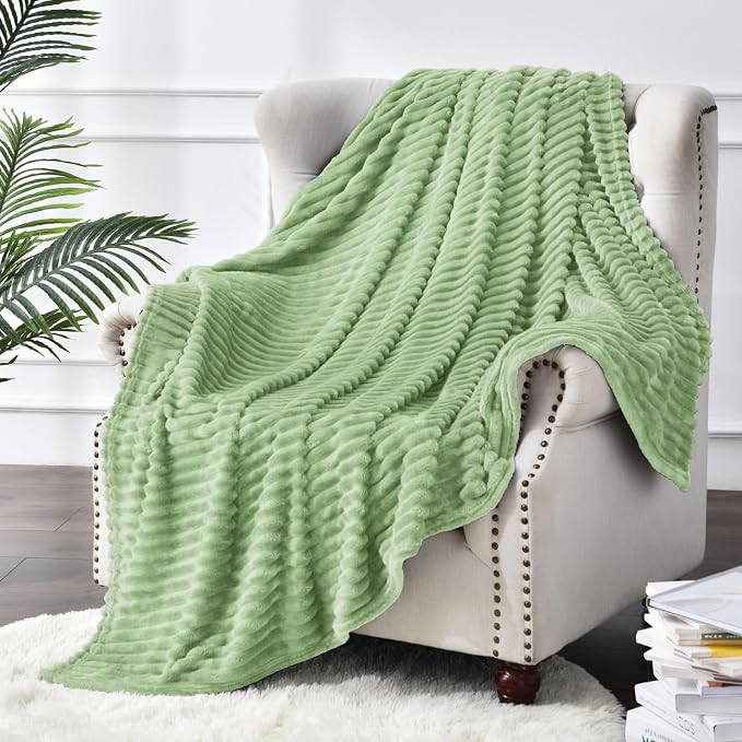 BEDELITE 3D Ribbed Apple Green Fleece Twin Blanket for Bed, 60x80 Inch | Soft Warm Decorative Fluffy Blanket, Cozy Plush Lightweight Fuzzy Throw Blanket for Couch Sofa Room Decor, Gift for Women