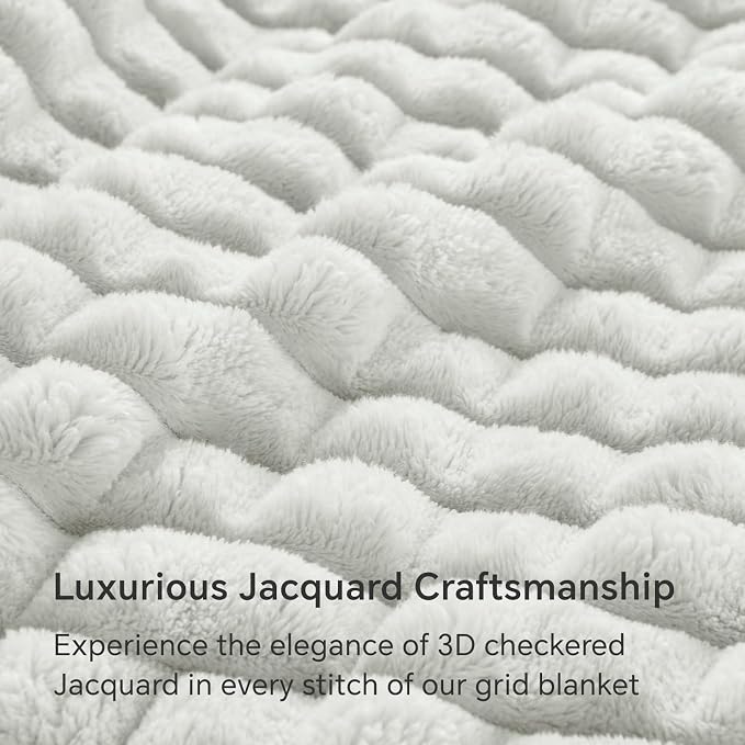BEDELITE 3D Checked Light Grey Fleece Throw Blanket for Couch, 50x60 Inches | Soft Warm Fuzzy Fluffy Blanket for Bed Sofa, Lightweight Plush Cozy Blankets for Home Room Decor, Gift for Women, All Season