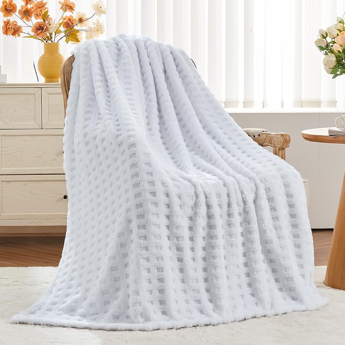 NEWCOSPLAY 3D Waffle Checkered Flannel Throw Blanket, White, 50"x70" | Super Soft Cute Lightweight Decorative Premium Silky Fleece Blanket for Couch Sofa Bed, Gift for Women Men, All Season Use