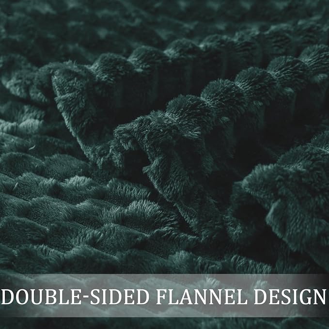 Exclusivo Mezcla 3D Fleece King Size Blanket for Bed, Forest Green | Extra Soft Fuzzy Plush Lightweight Bed Blankets, Cozy Fluffy Decorative Blankets for All Seasons, 90x104 Inches