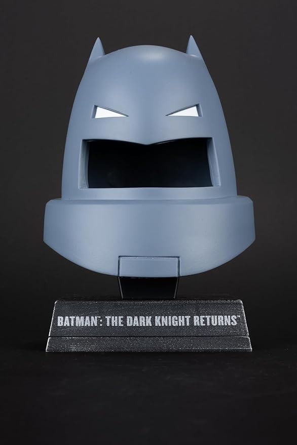 McFarlane Toys - DC Direct Armored Batman (The Dark Knight Returns) Cowl Replica 1:3 Scale
