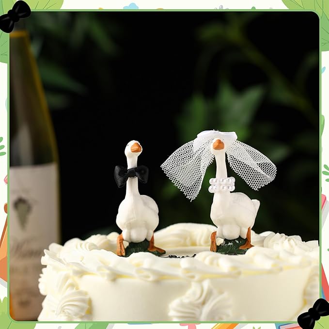Honeydak Goose Couple Wedding Cake Topper Handmade Goose Figurines Animals Figures Decoration for Wedding Cake Ornament, Bride & Groom Engagement Anniversary, Funny Couple Statue Desk Decoration