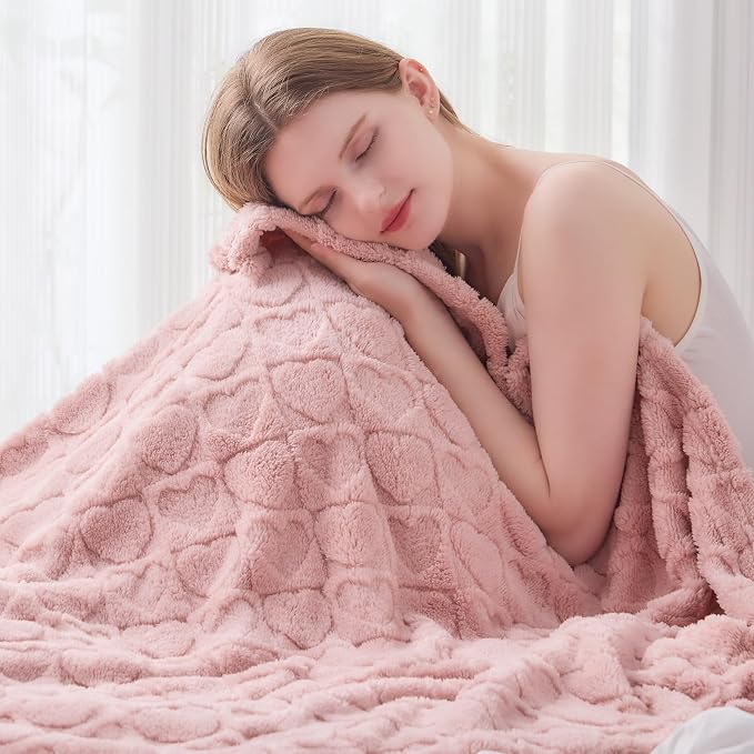 NEWCOSPLAY 3D Heart Checkered Flannel Twin Blanket, Dusty Pink, 60"x80" | Super Soft Cute Lightweight Decorative Premium Silky Fleece Blanket for Couch Sofa Bed, Gift for Women Men, All Season Use