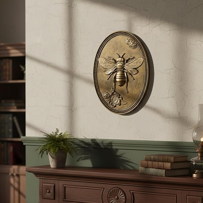 Newinhome Vintage Bee Wall Sculpture, Antique Wall Decor, Hanging Decoration with Embossed Bee Design, Vintage Decoration for Living Room, Bedroom and Hallway, Housewarming Gift