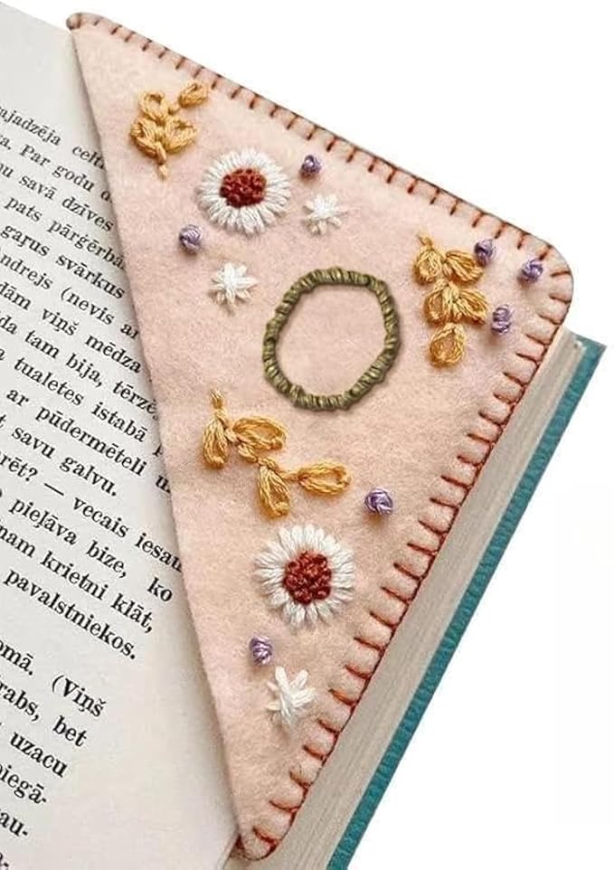 MOTEERLLU Personalized Hand Embroidered Corner Bookmark,Felt Triangle Page Stitched Handmade Bookmark,Unique Cute Flower Letter Embroidery Bookmarks Accessories for Book Lovers(Spring-o)