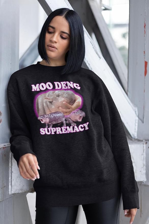YOUNG GREEN Moo Deng Sweatshirt Moo Deng Bouncy Pig T-Shirt The Cute Baby Hippo Sweatshirt Gift For Moo Deng Lovers