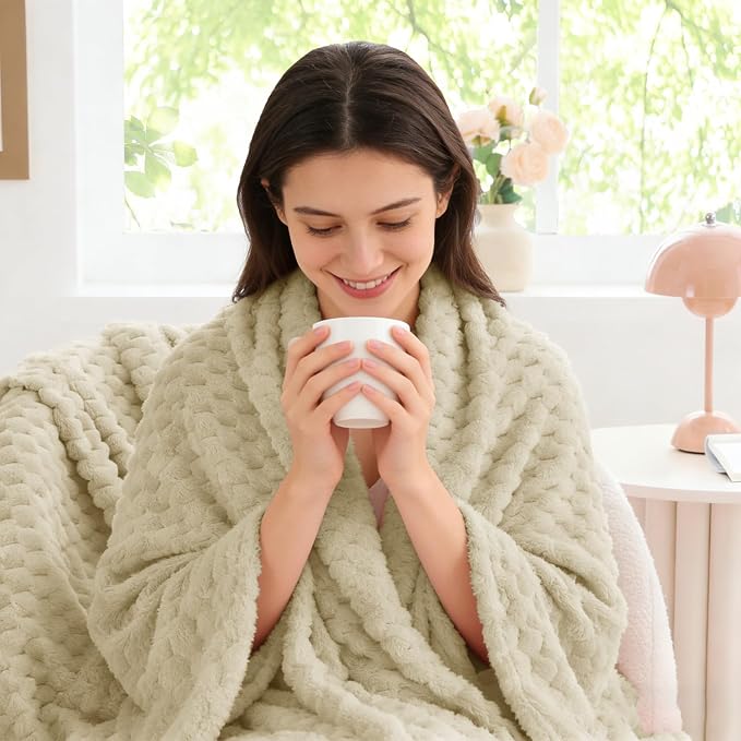 BEDELITE Almond Twin Blanket for Couch, Soft Cozy Gifts for Women, 60 * 80 | 3D Jacquard Decorative Fleece Blanket, Super Soft Plush Throws, Cute Birthday Gift for Women & Men, Suitable for All Seasons