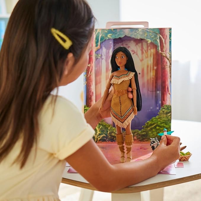 Disney Store Girl's Pocohontas Story Doll, Pocohontas, 11 inches, Fully Posable Toy in Glittering Outfit - Suitable for Ages 3+ Toy Figure, Gifts, New for 2023?