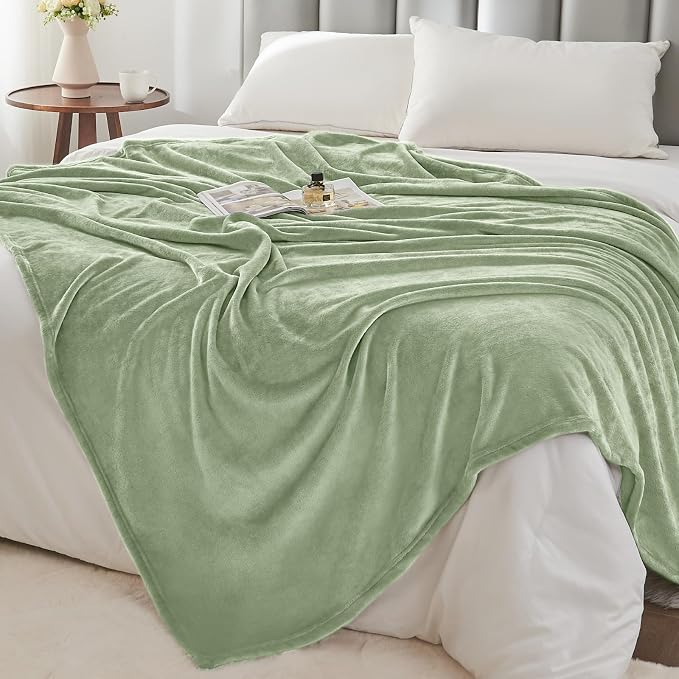 BEDELITE Fleece Blanket Soft Plush Throw for Couch Sage Green 50"x60" | Ultra Soft Fleece, Plush Microfiber, Lightweight Warmth, All Season Comfort, Fade Resistant, Machine Washable, Couch Sofa Bed