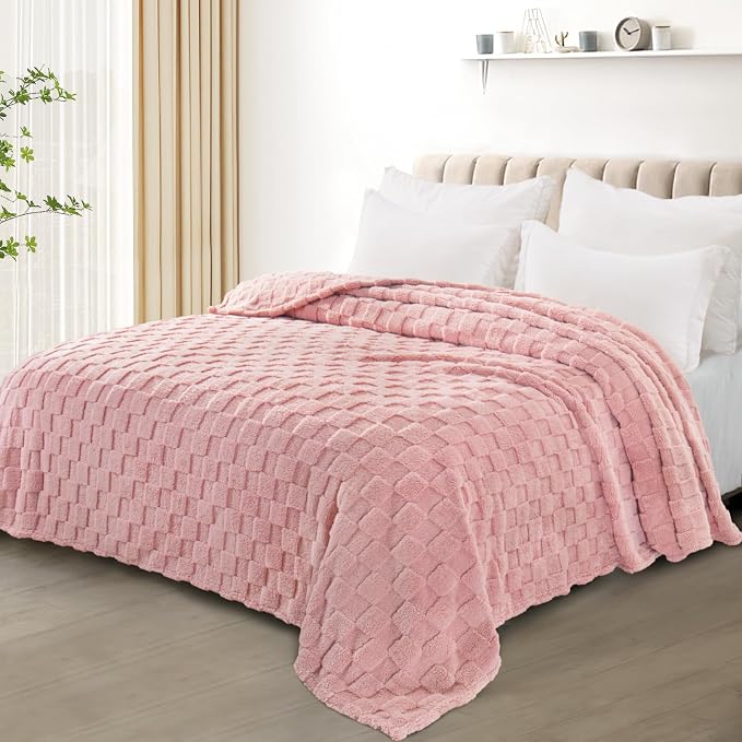Exclusivo Mezcla 3D Checkered Fleece Twin Blanket for Bed, Pink | Super Soft and Cozy Fluffy Bed Blanket, Cute Fuzzy Blanket for Teens Back to School, Dorm Essentials, All Season, 60"x80"