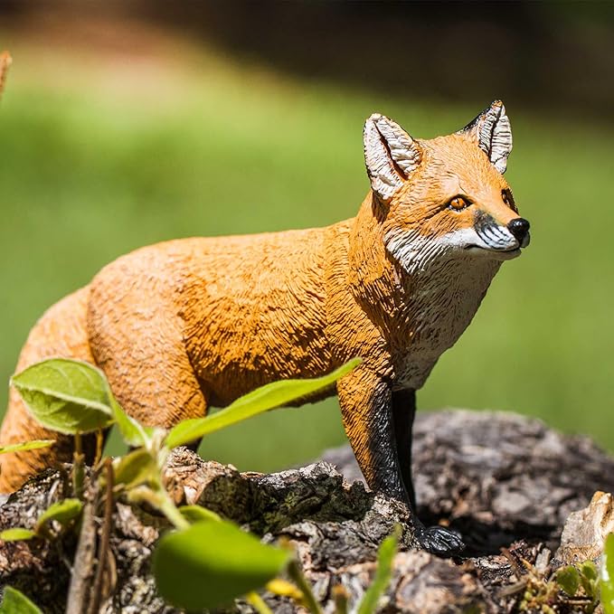 Safari Ltd. Red Fox Figurine - Detailed 7" Plastic Model Figure - Fun Educational Play Toy for Boys, Girls & Kids Ages 3+
