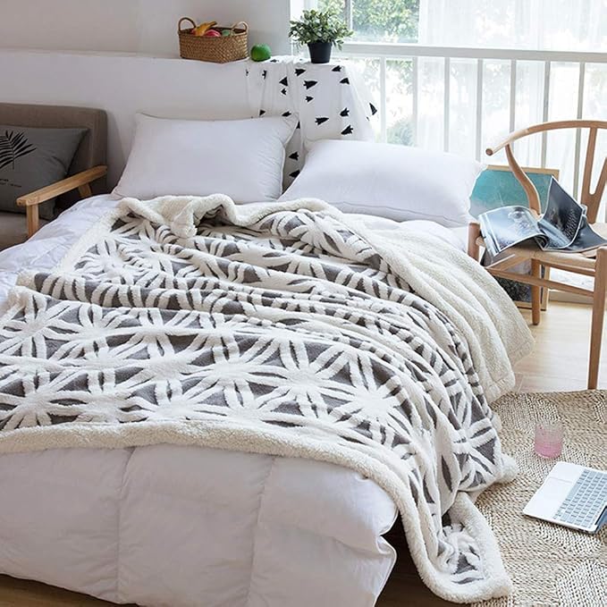 LOMAO Sherpa Fleece Blanket Gifts for Mom Dad Cozy Soft Throw Blanket for Women Men Birthday Gifts Dual Sided Couch Sofa Bed Blanket (Grey, 90''x110'')
