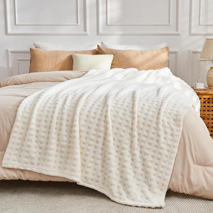 NEWCOSPLAY 3D Waffle Checkered Flannel Throw Blanket, Ivory, 50"x70" | Super Soft Cute Lightweight Decorative Premium Silky Fleece Blanket for Couch Sofa Bed, Gift for Women Men, All Season Use