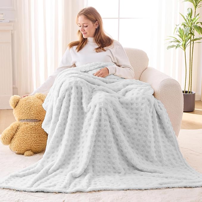 NEWCOSPLAY 3D Waffle Checkered Flannel Twin Blanket, White, 60"x80" | Super Soft Cute Lightweight Decorative Premium Silky Fleece Blanket for Couch Sofa Bed, Gift for Women Men, All Season Use