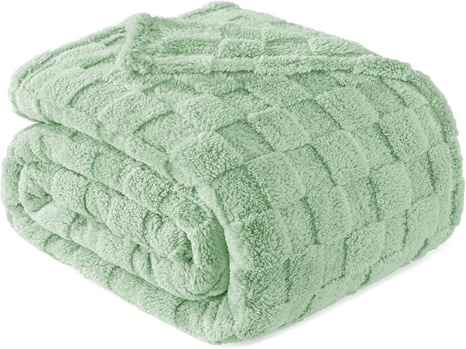 Exclusivo Mezcla 3D Checkered Fleece Twin Blanket for Bed, Sage Green | Super Soft and Cozy Fluffy Bed Blanket, Cute Fuzzy Blanket for Teens Back to School, Dorm Essentials, All Season, 60"x80"