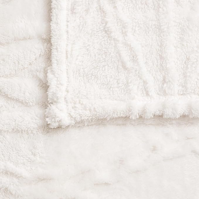 YUSOKI Sherpa Fleece Queen Size Blanket, Ivory, 90"x90" | 3D Stylish Design,320GSM, Non-Shedding, Lightweight for All Season Use, stays fluffy after repeated washes, Perfect Gifts
