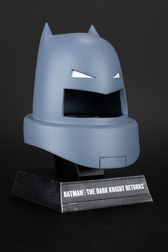 McFarlane Toys - DC Direct Armored Batman (The Dark Knight Returns) Cowl Replica 1:3 Scale