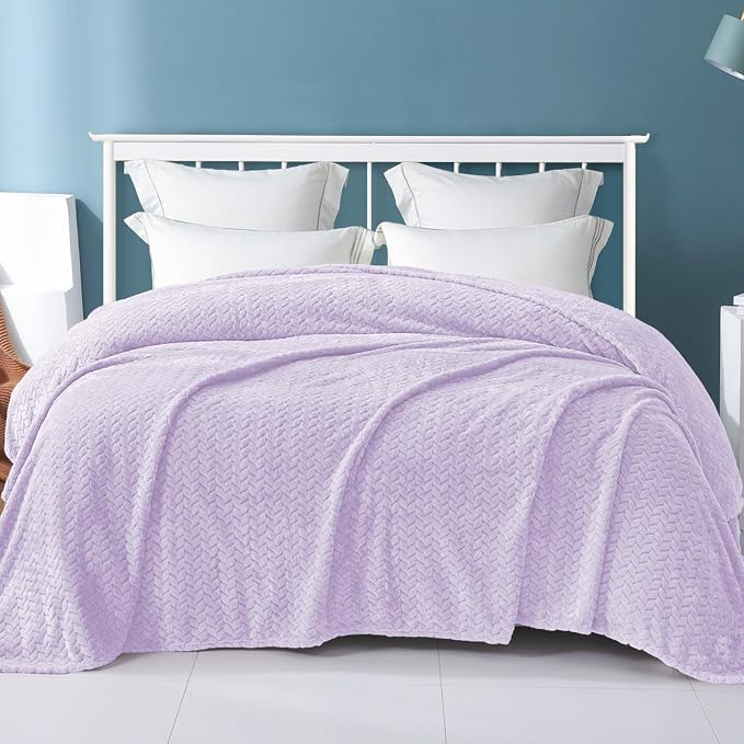 Exclusivo Mezcla Soft Fleece Bed Blanket King Size, 90”x104”, Lilac Purple | Cozy Fluffy Lightweight Blankets for Summer, Decorative Plush Flannel Throws for Living room, Bedroom with Leaves Pattern
