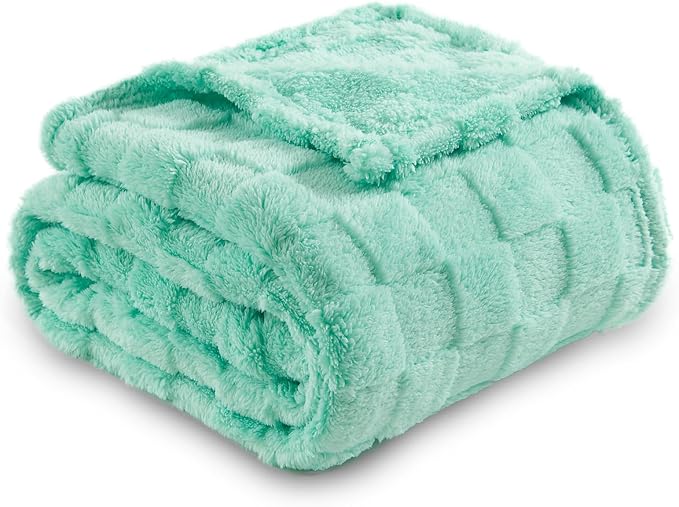 NEWCOSPLAY 3D Checkered Flannel Twin Blanket, Aqua Checkered, 60"x80" | Super Soft Cute Lightweight Decorative Premium Silky Fleece Blanket for Couch Sofa Bed, Gift for Women Men, All Season Use